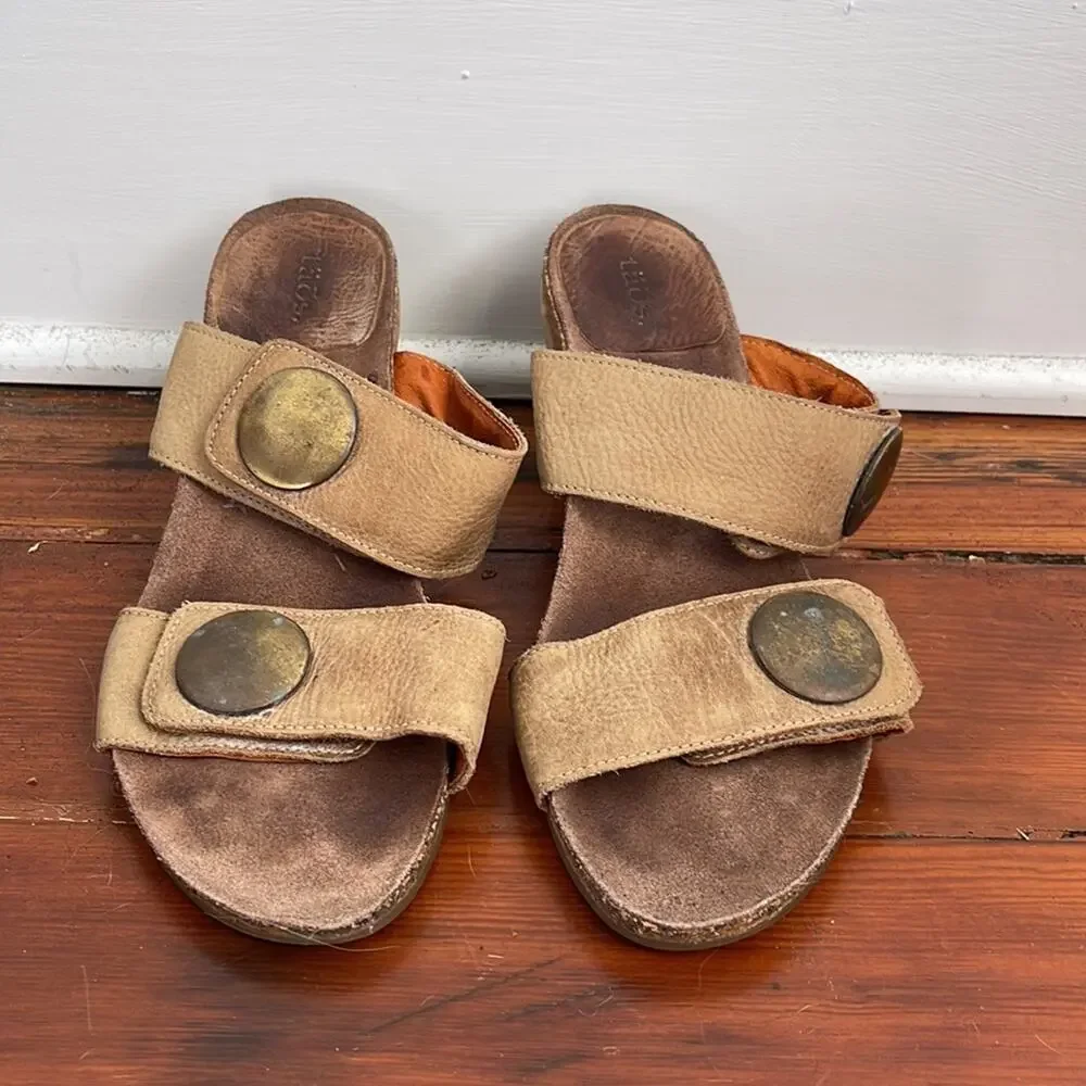 Taos Carousel leather two strap slip on wedge sandals sz 37
